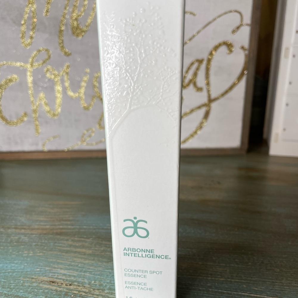 Arbonne Intelligence Counter Spot Essence